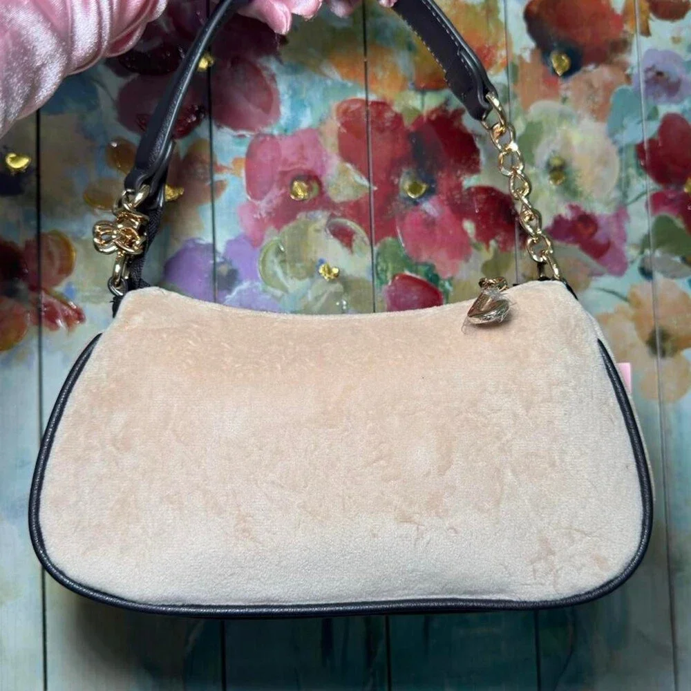 Juicy Couture Cream Tan 14 D 4